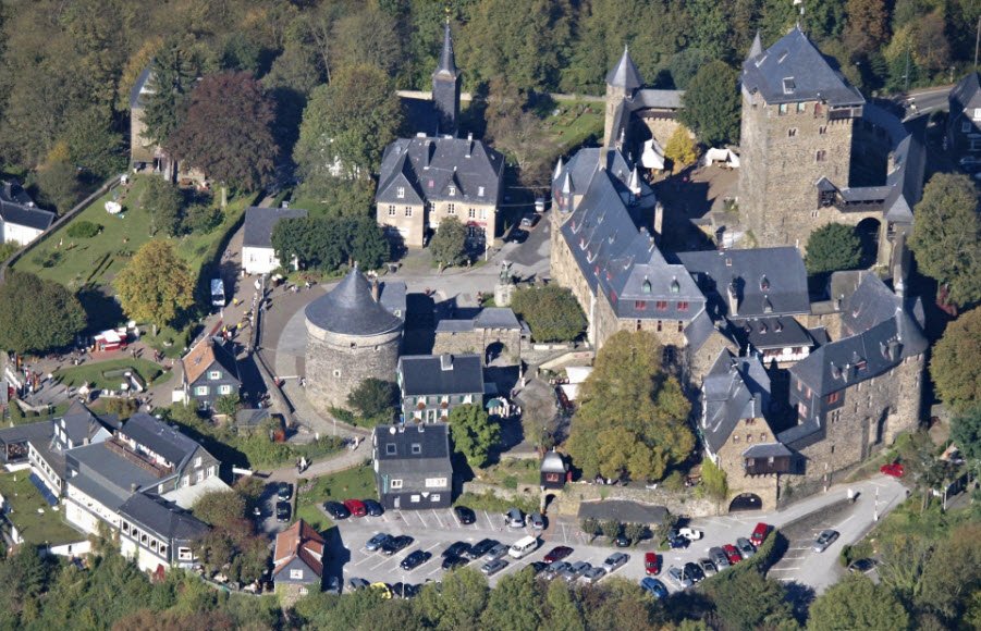 Burg Boll, Germany
